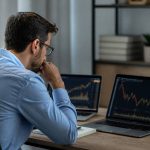 Finance comportemental : comment les biais influencent les décisions d’investissement
