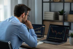 Finance comportemental : comment les biais influencent les décisions d’investissement