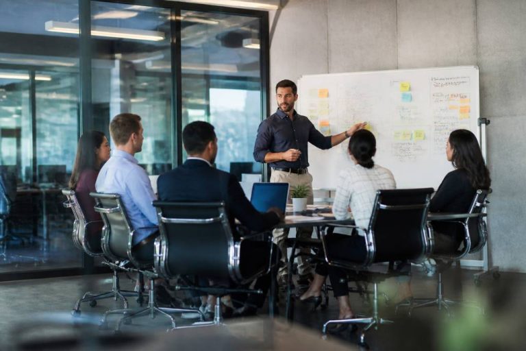 Procedure change management : étapes et bonnes pratiques pour réussir la transformation en entreprise